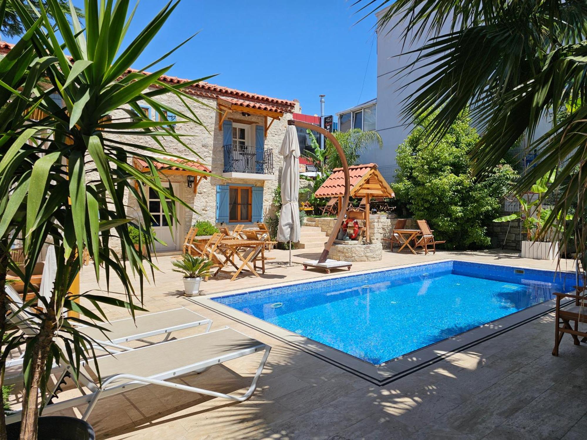 Kugu Hotel *