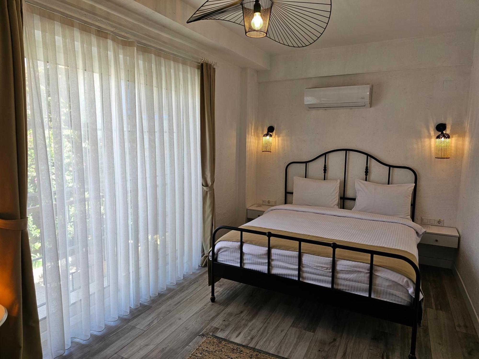 Kugu Hotel *